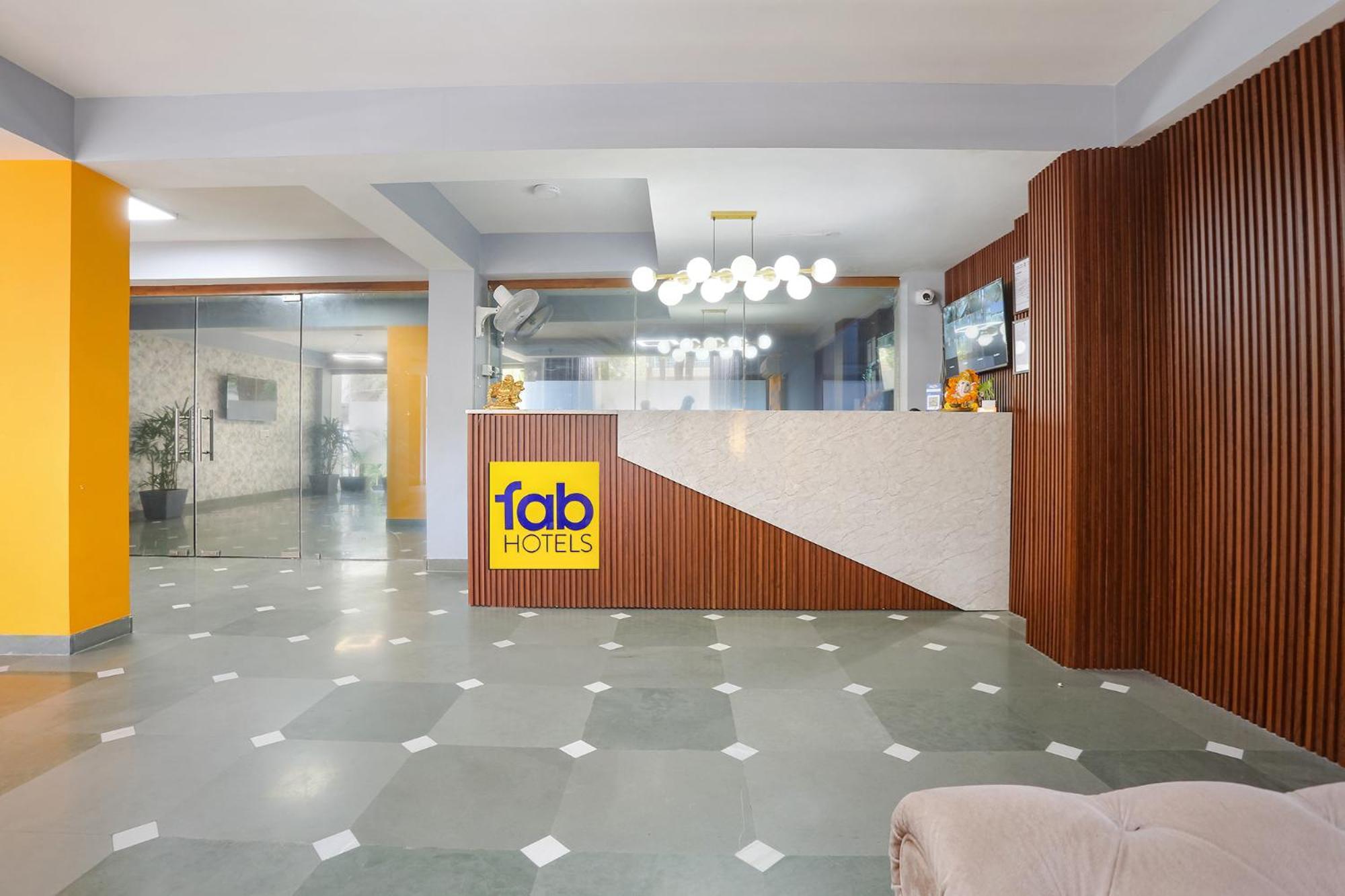 Fabhotel New Journey Hospitality Гургаон Екстериор снимка