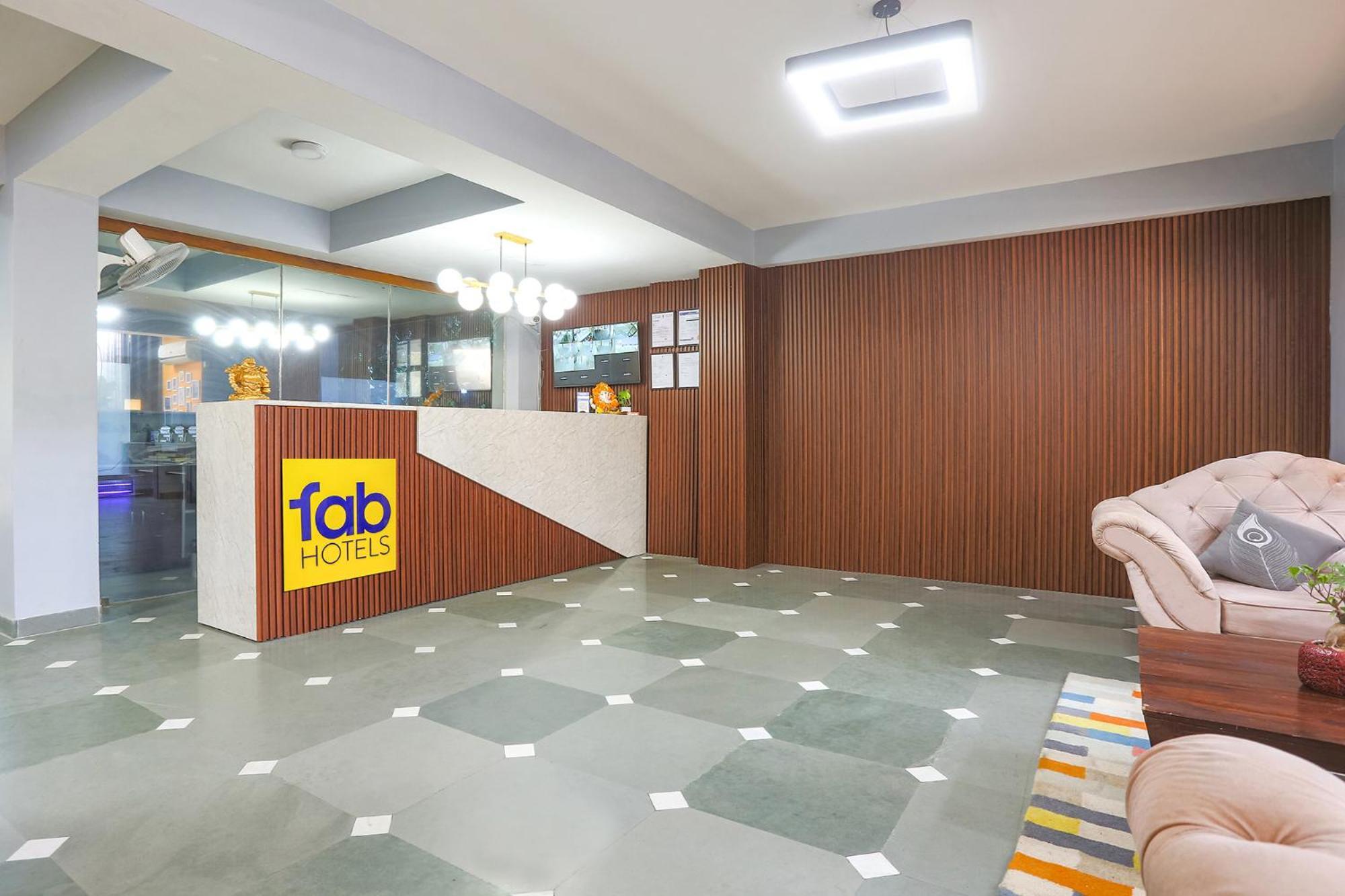 Fabhotel New Journey Hospitality Гургаон Екстериор снимка